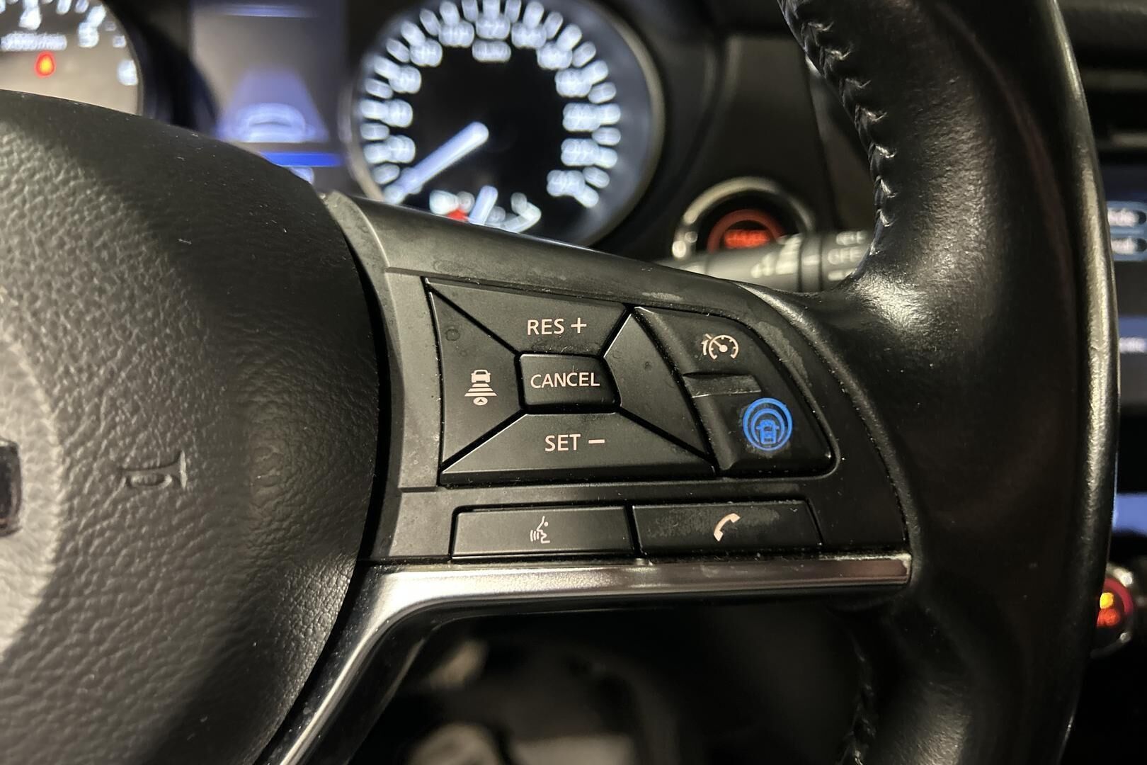 Nissan Qashqai iso kuva 17