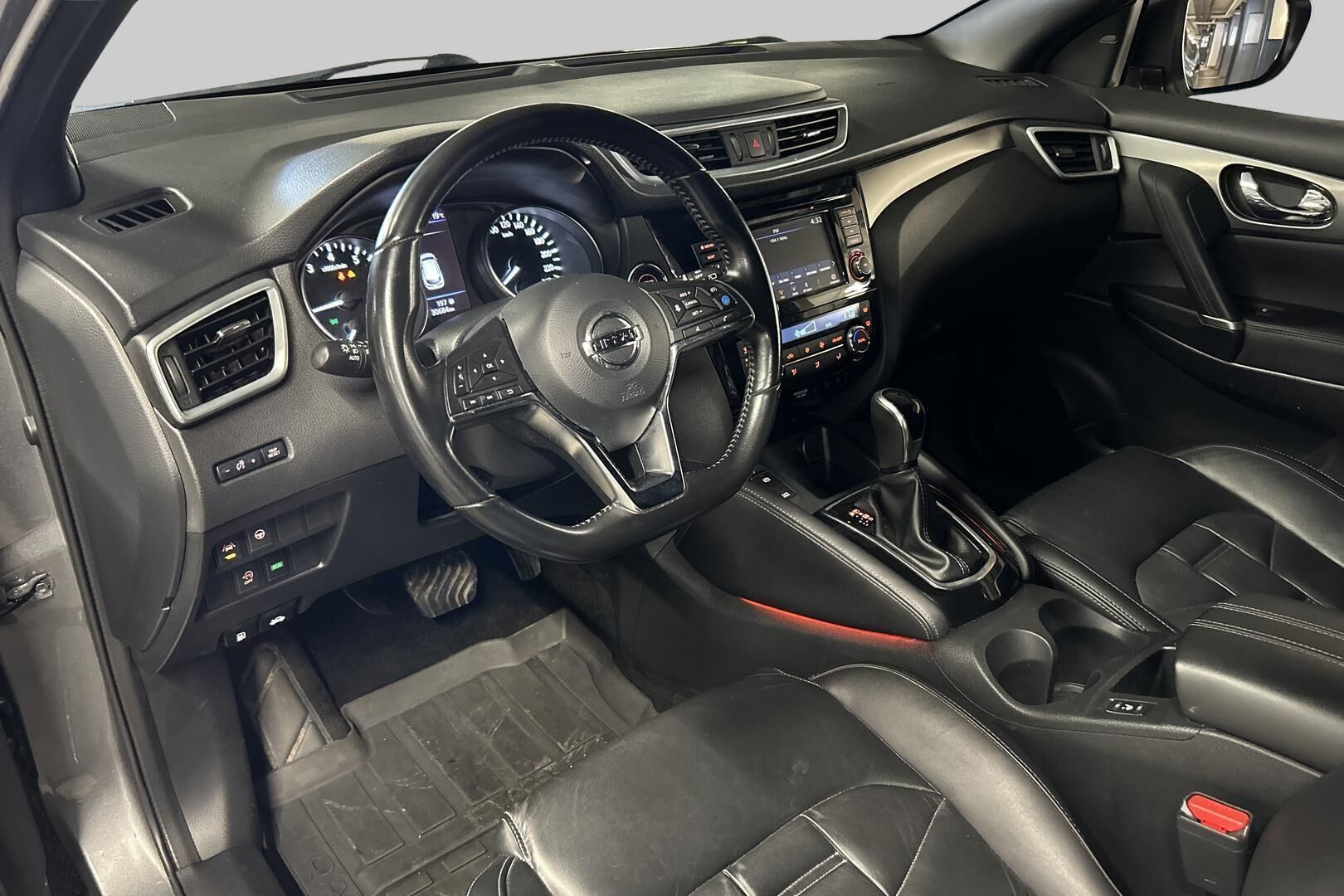 Nissan Qashqai iso kuva 9