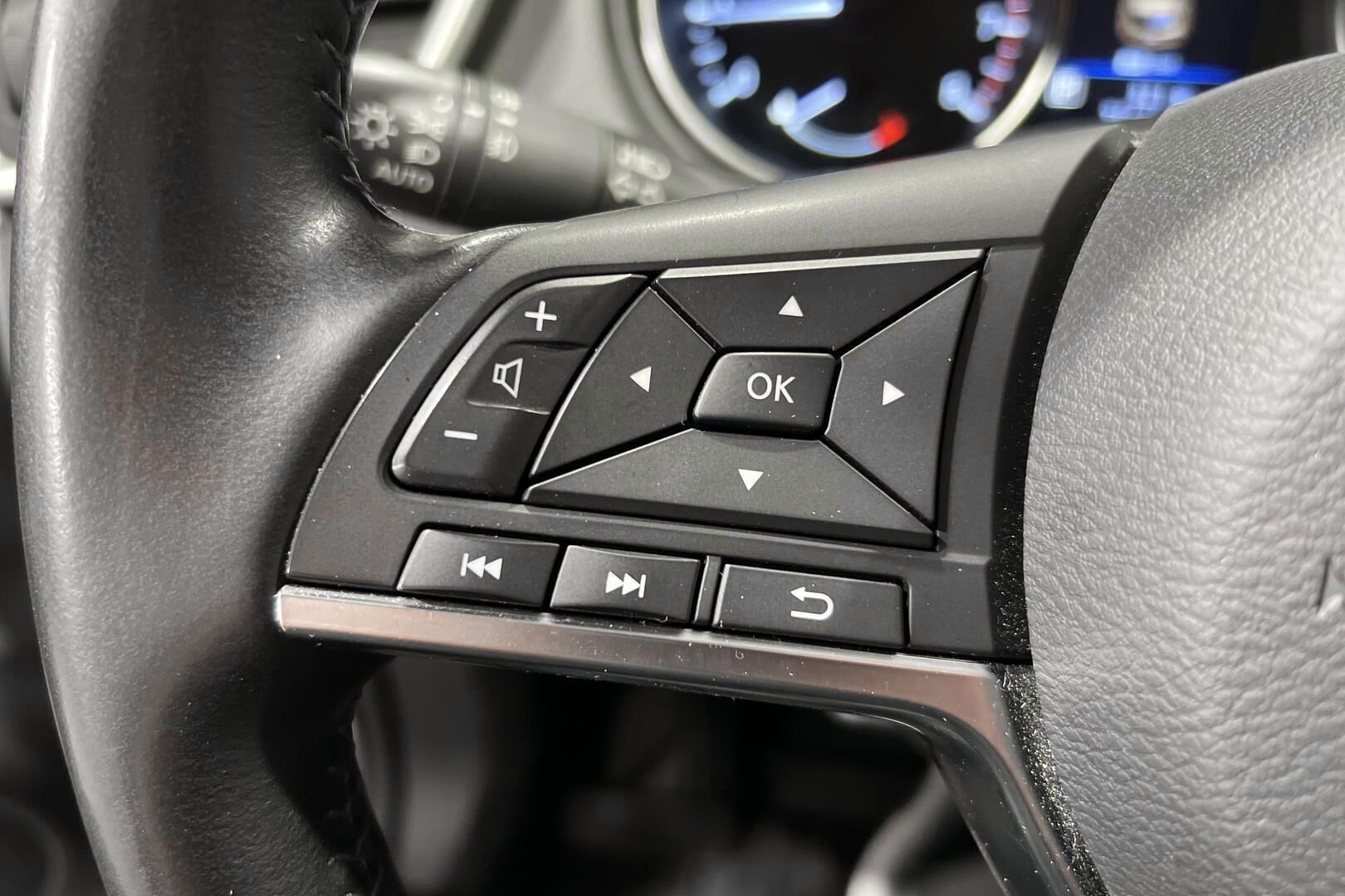 Nissan Qashqai iso kuva 14