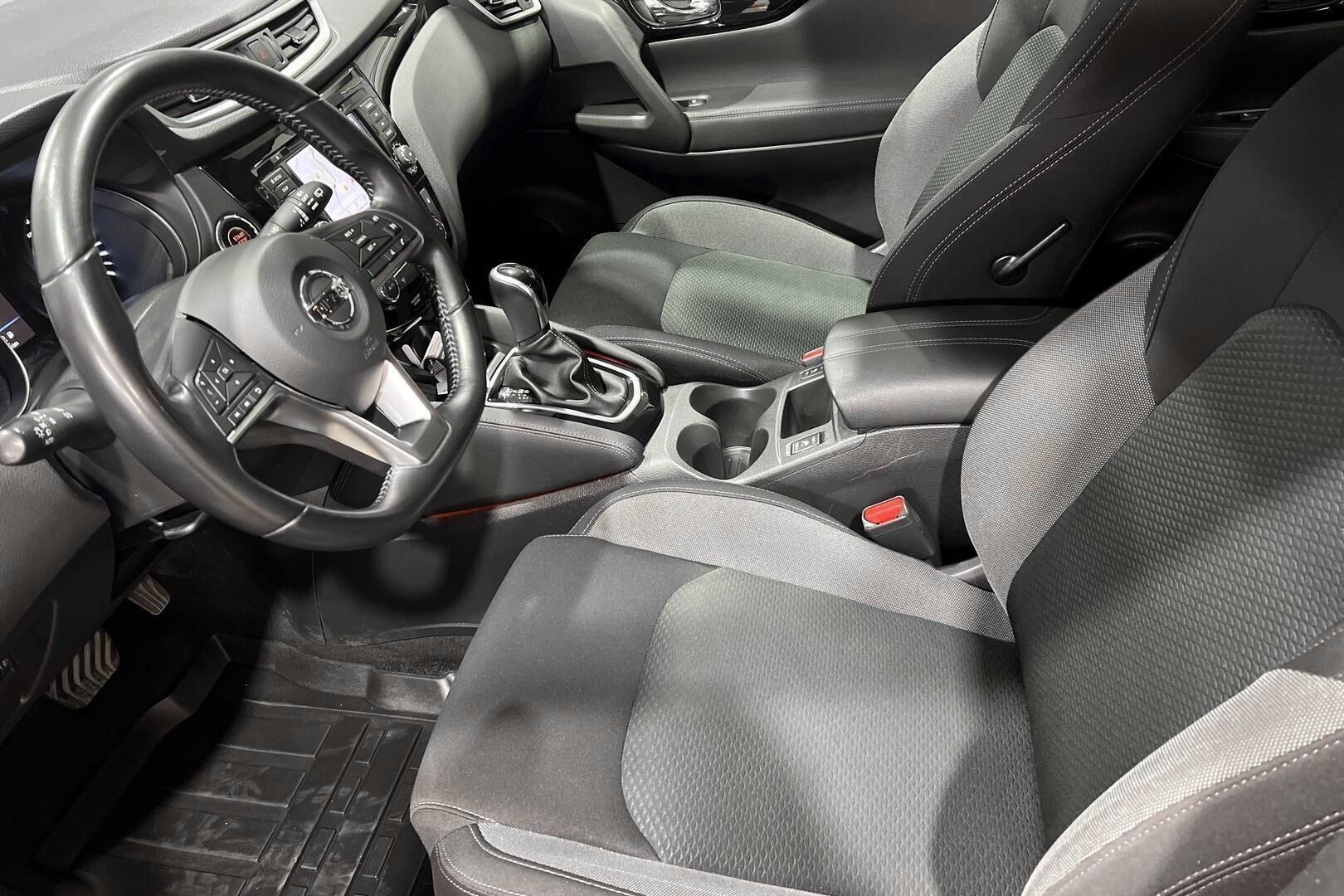 Nissan Qashqai iso kuva 9