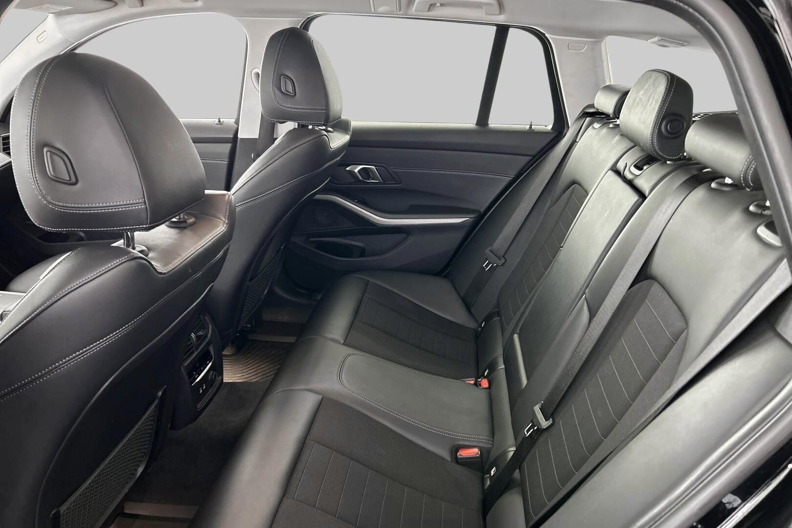 BMW 3-SARJA iso kuva 30