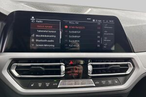 BMW 3-SARJA esikatselu 8