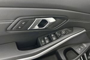 BMW 3-SARJA esikatselu 14