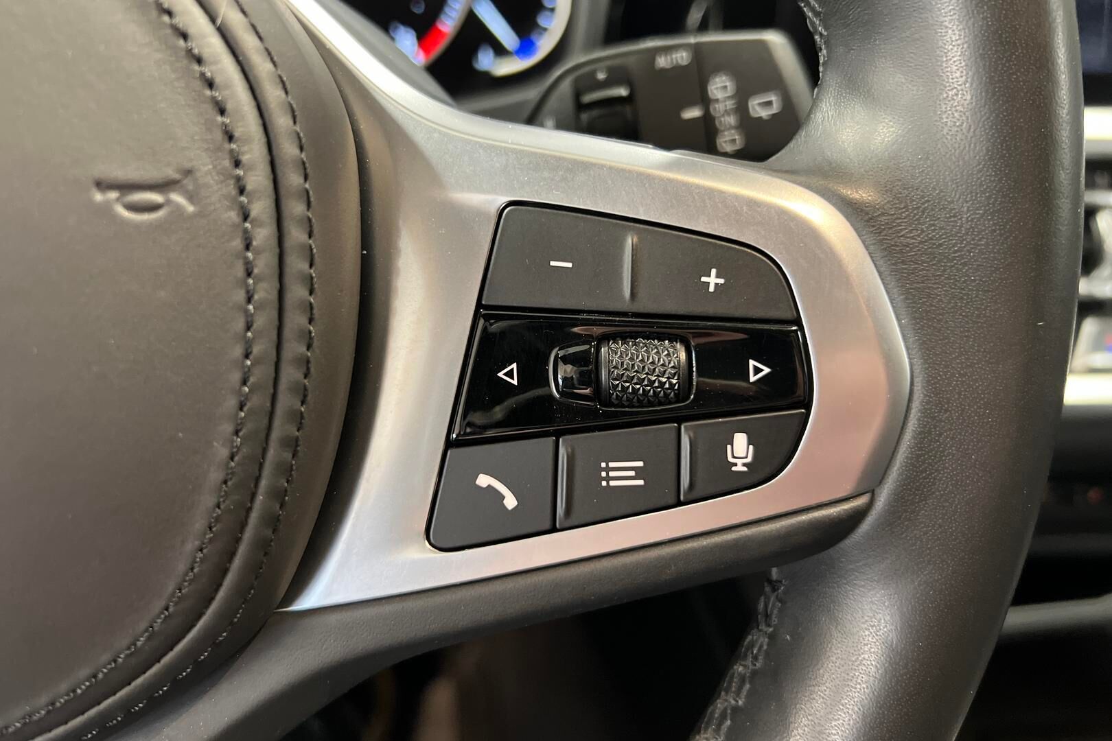 BMW 3-sarja iso kuva 12