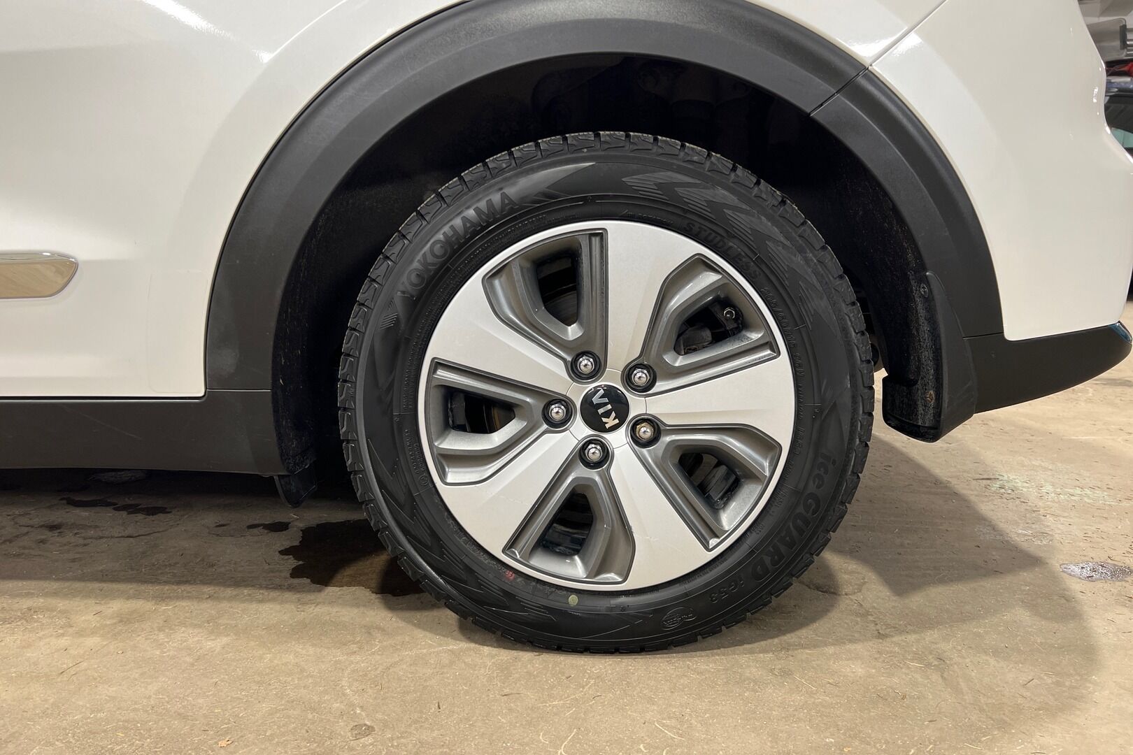 Kia Niro iso kuva 10