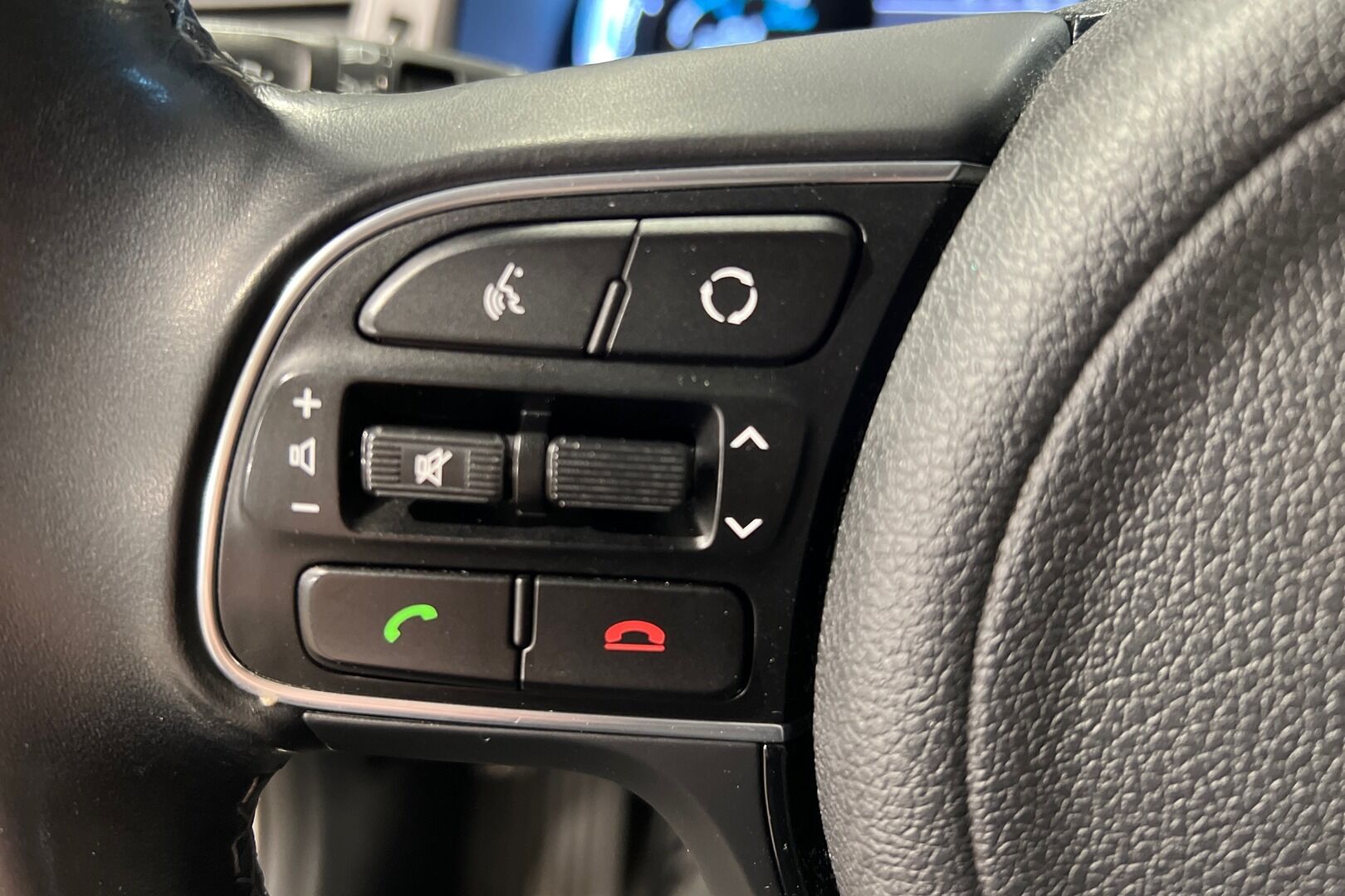 Kia Niro iso kuva 13