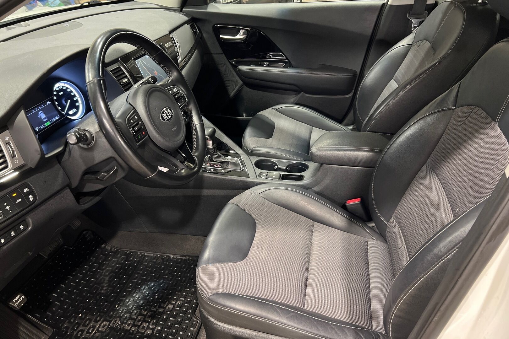 Kia Niro iso kuva 7