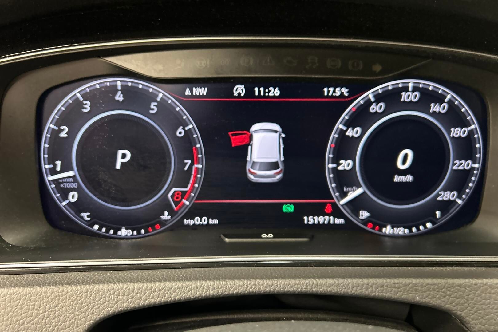 Volkswagen Golf iso kuva 22