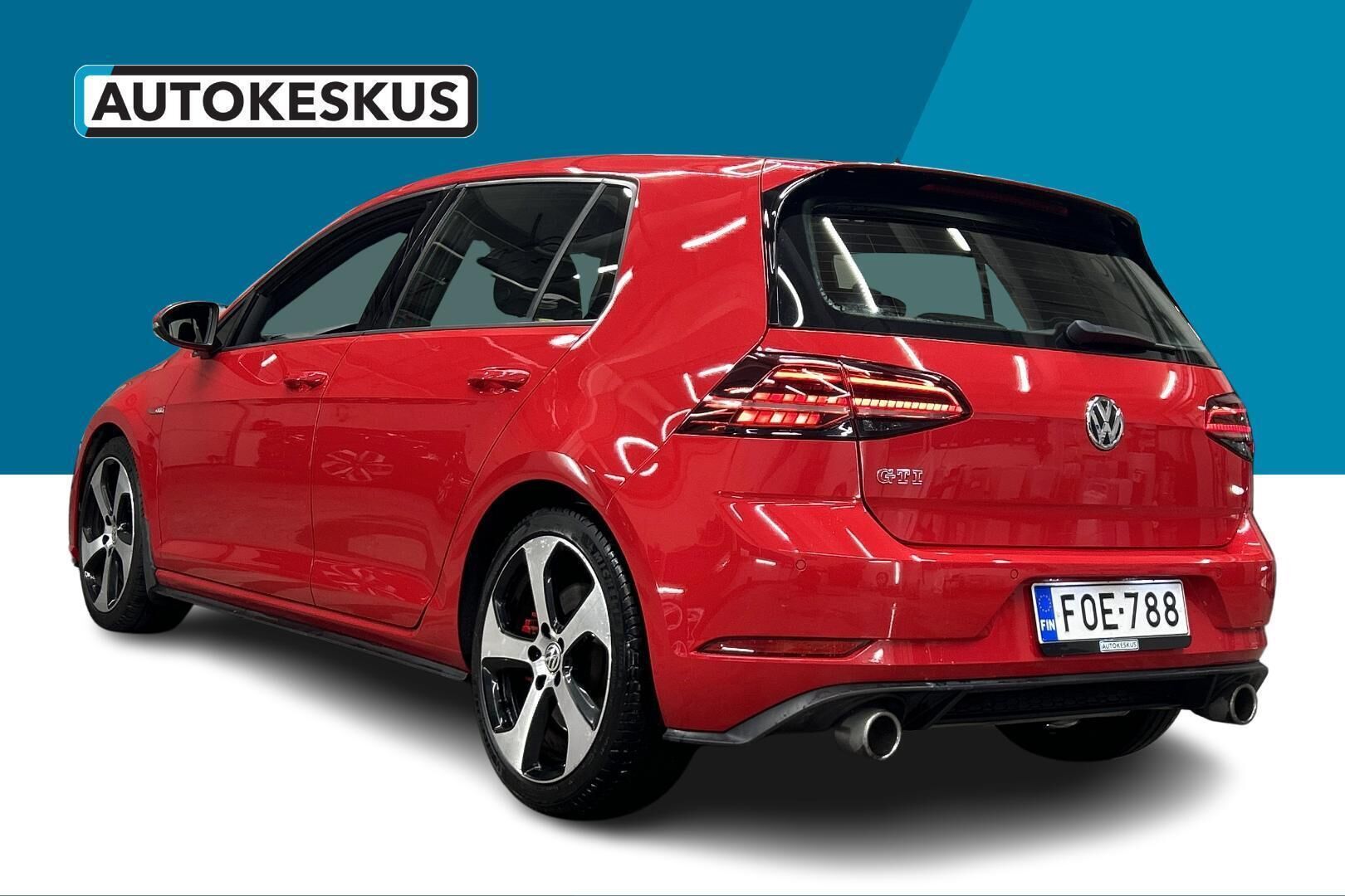Volkswagen Golf iso kuva 16
