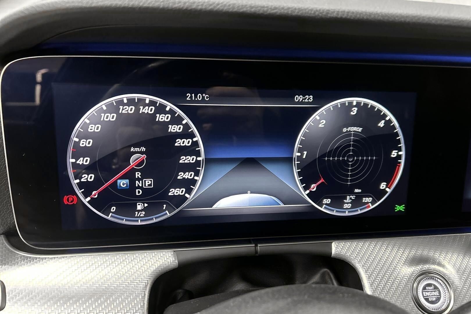 Mercedes-Benz E iso kuva 12