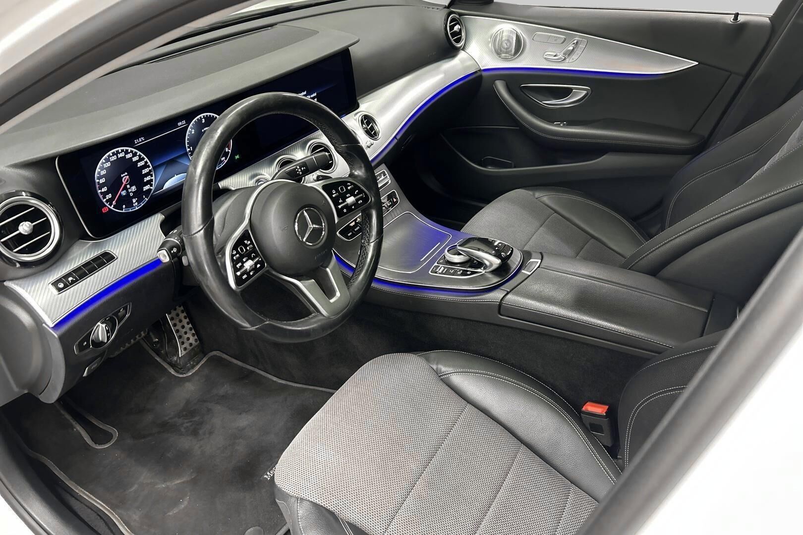 Mercedes-Benz E iso kuva 8