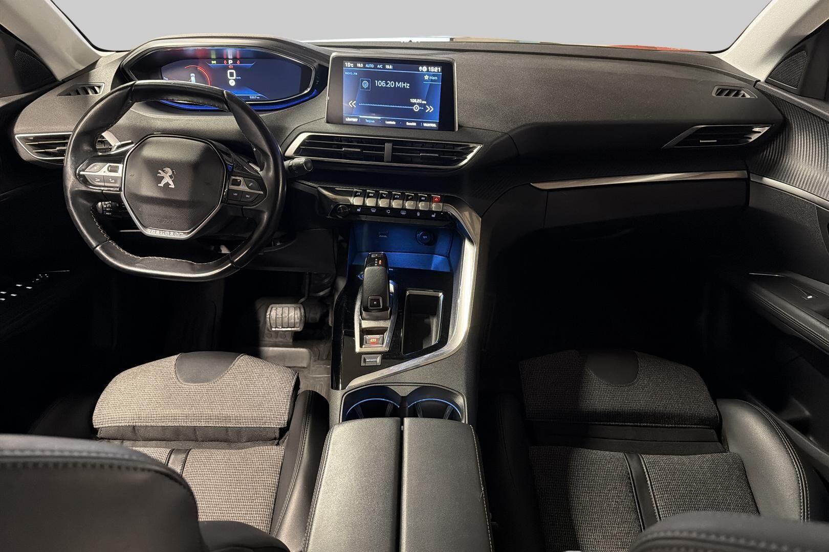Peugeot 3008 iso kuva 8