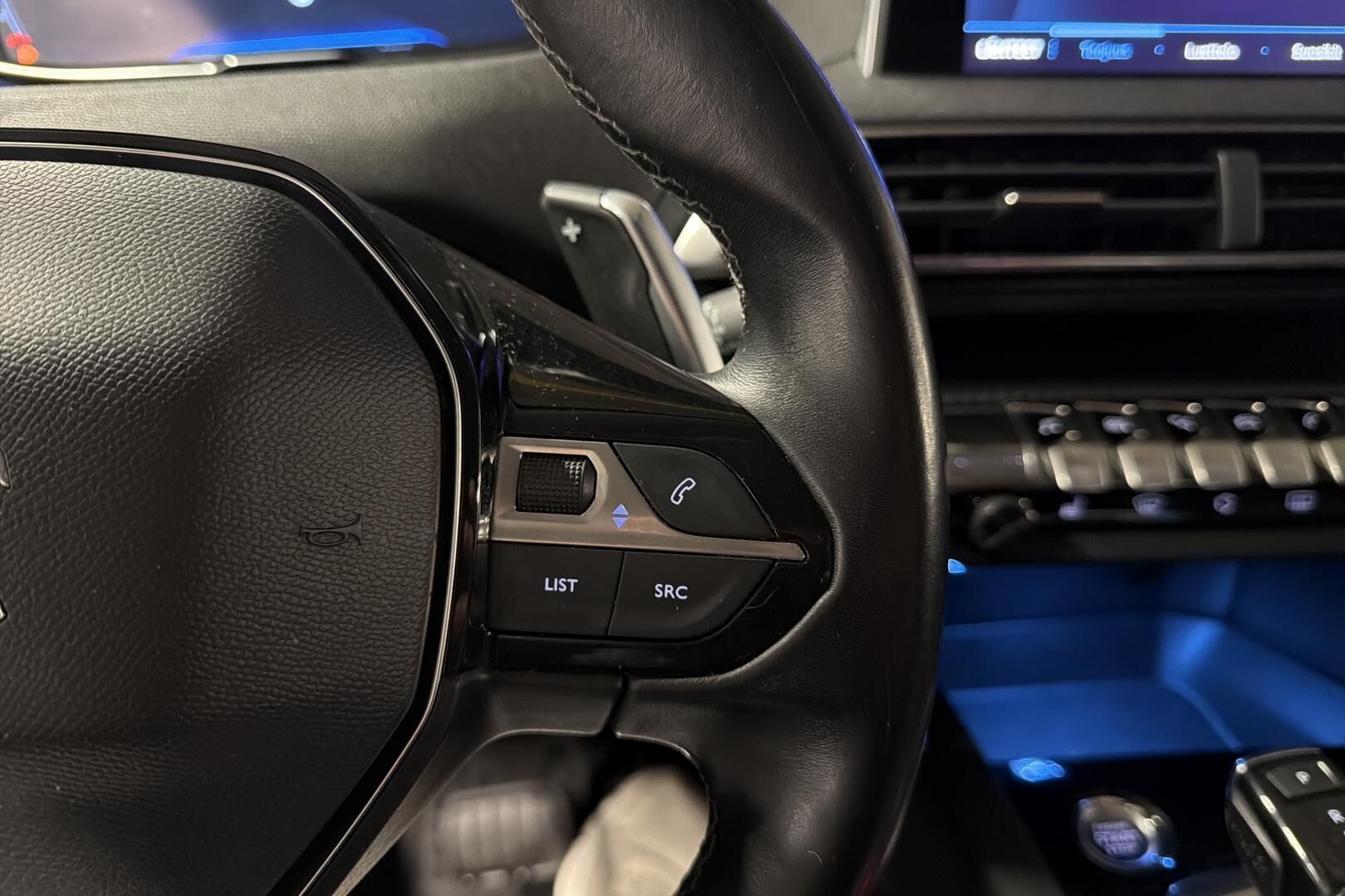 Peugeot 3008 iso kuva 12