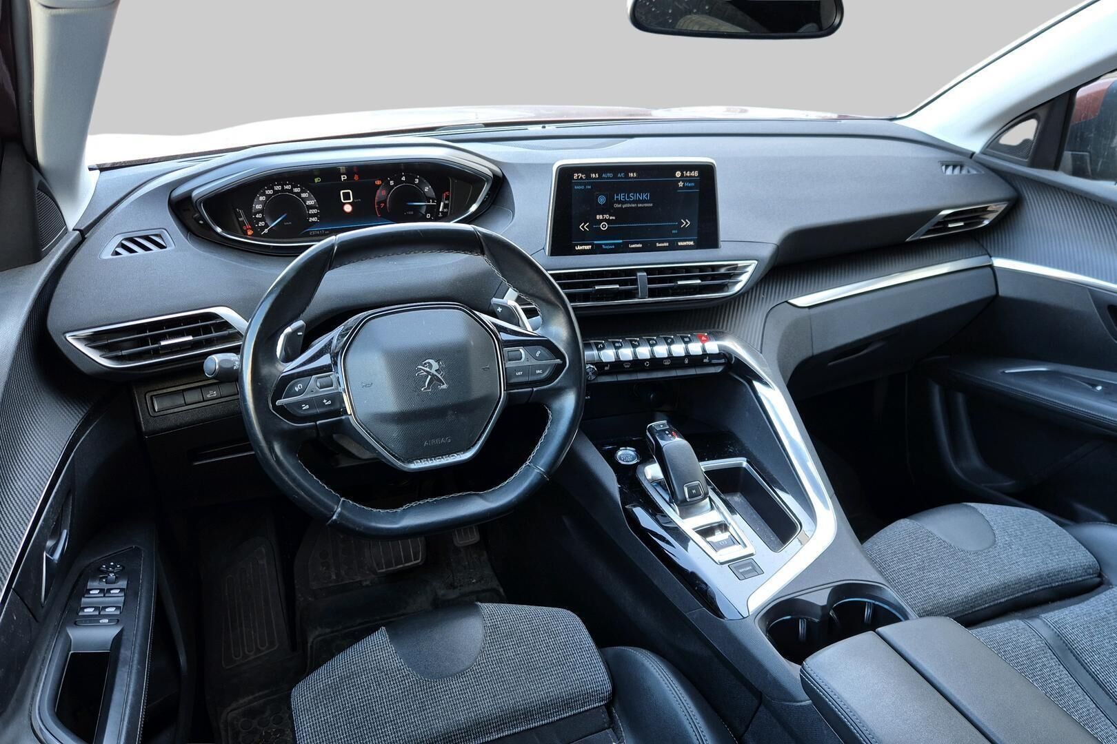 Peugeot 3008 iso kuva 2
