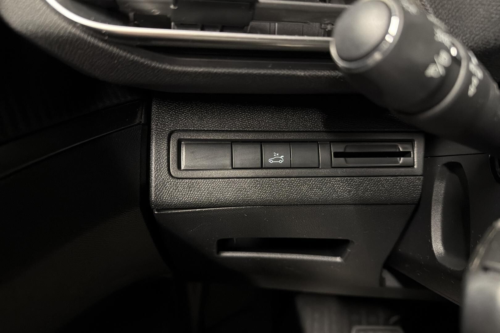 Peugeot 3008 iso kuva 17