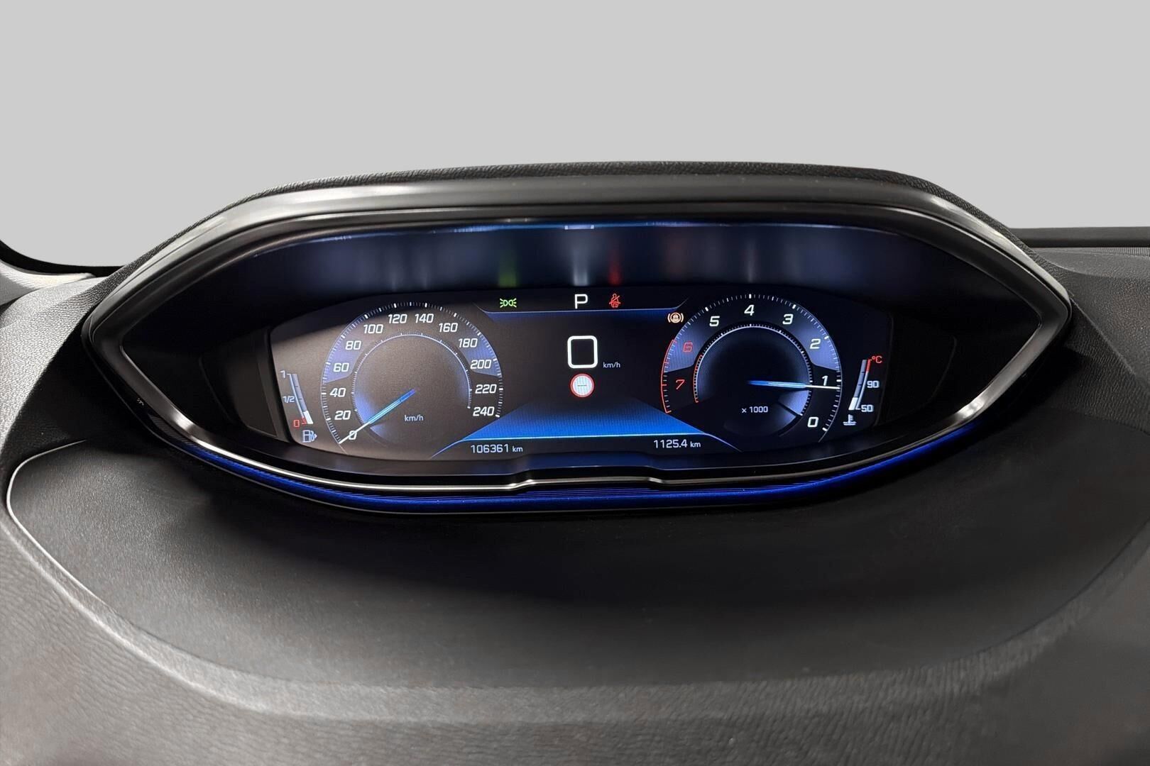 Peugeot 3008 iso kuva 11