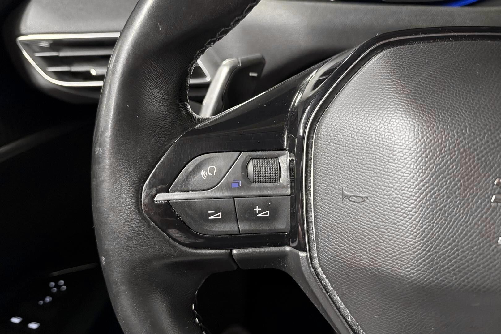 Peugeot 3008 iso kuva 13