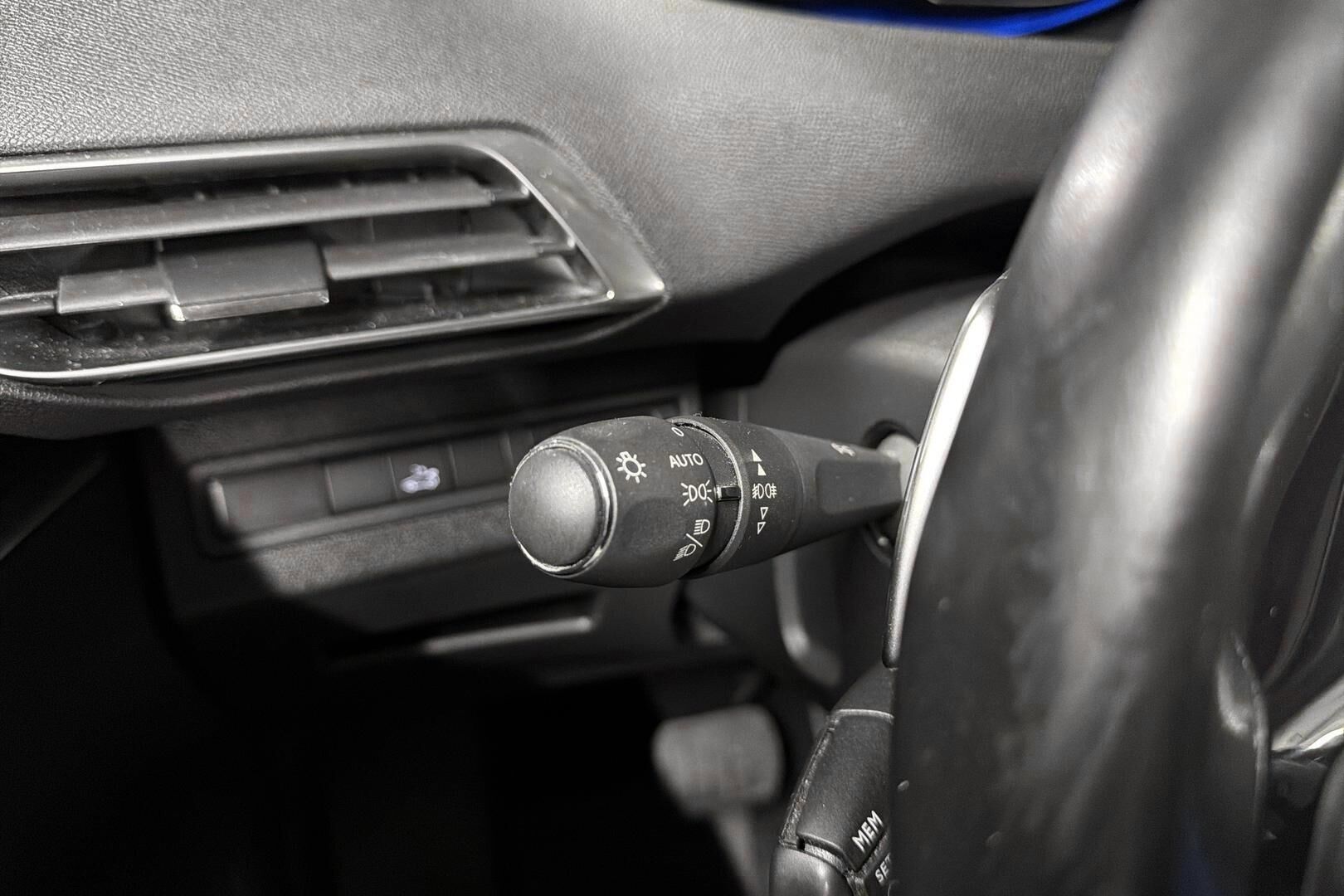 Peugeot 3008 iso kuva 30