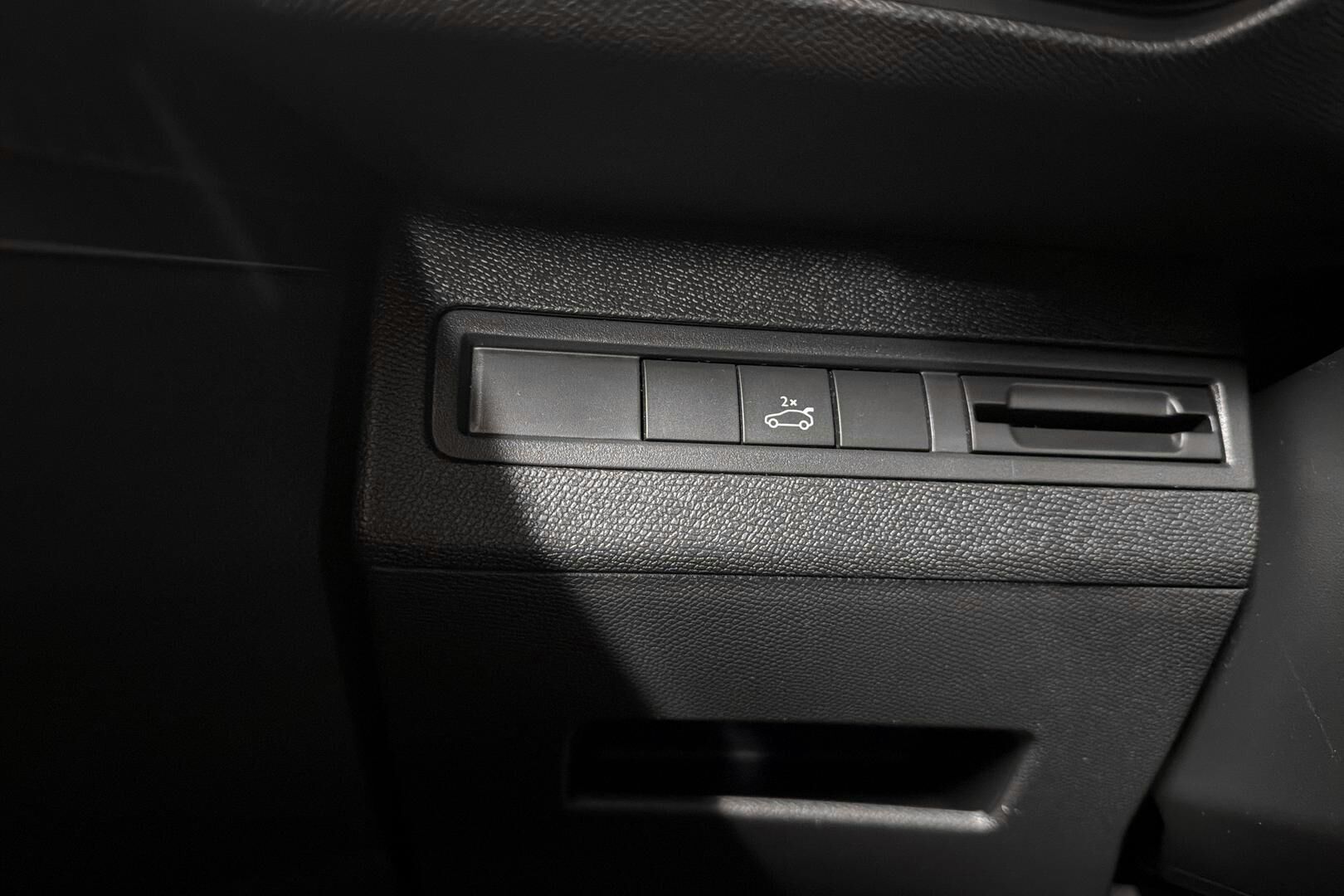 Peugeot 3008 iso kuva 15