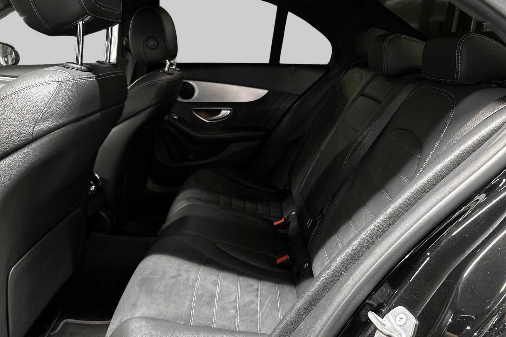 Mercedes-Benz C iso kuva 10