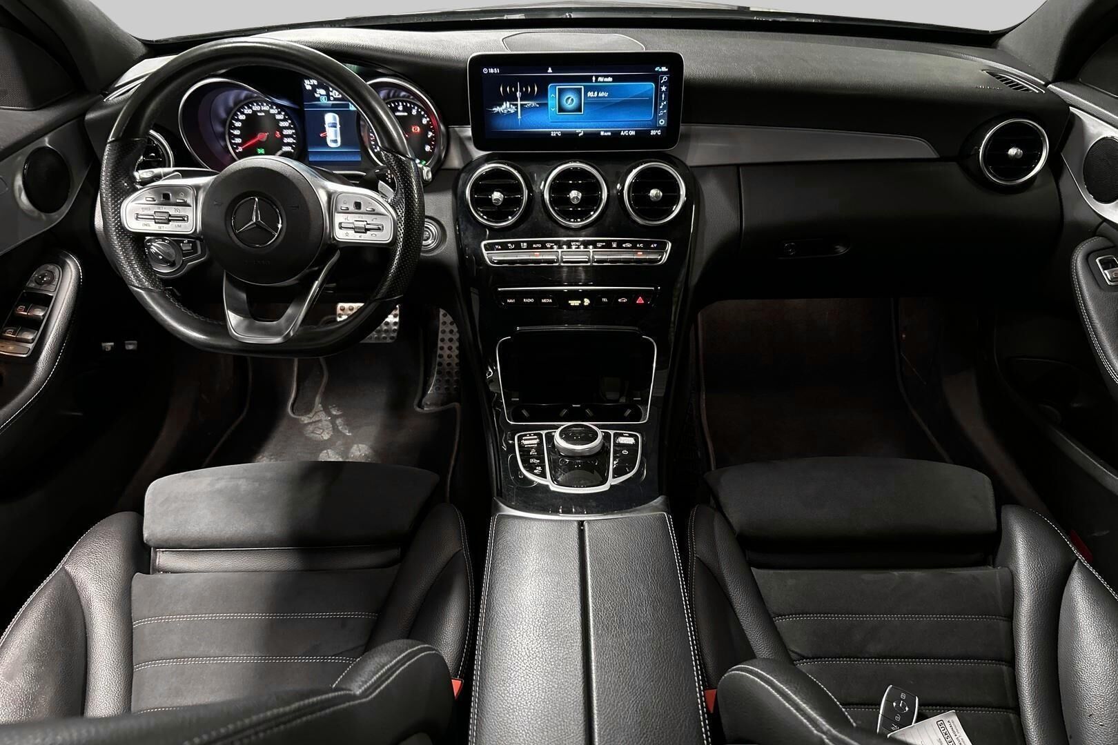 Mercedes-Benz C iso kuva 35