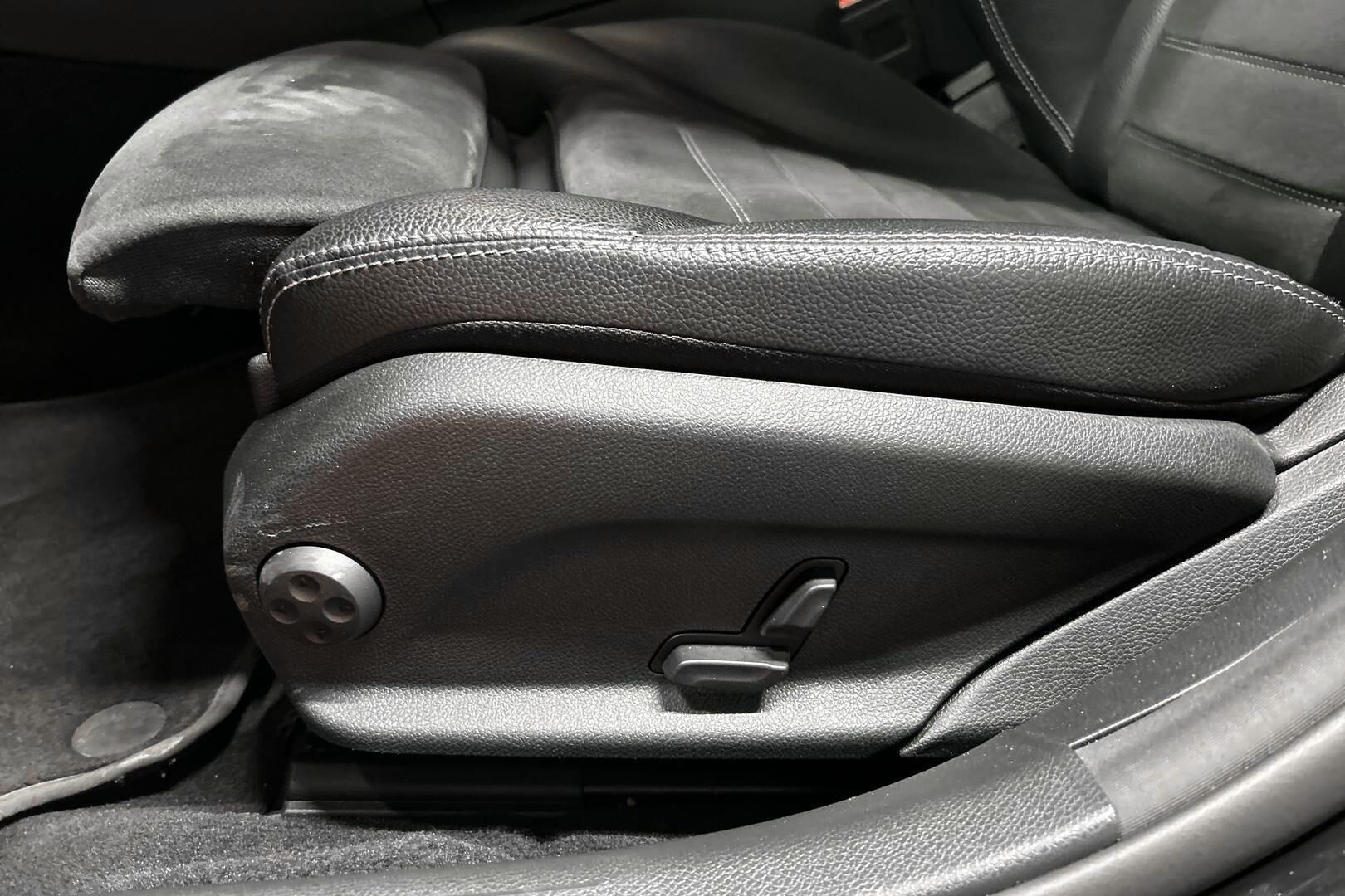 Mercedes-Benz C iso kuva 13