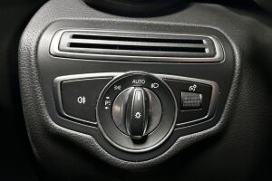 Mercedes-Benz C esikatselu 19