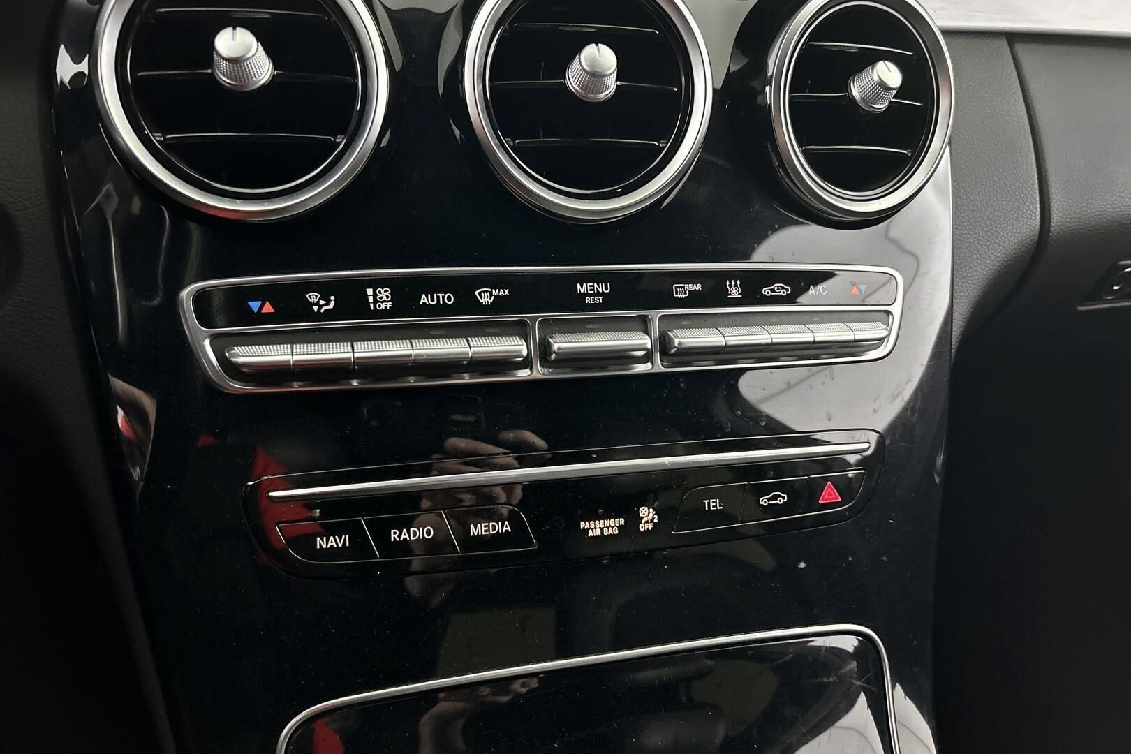 Mercedes-Benz C iso kuva 21