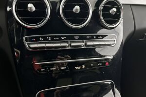 Mercedes-Benz C esikatselu 21