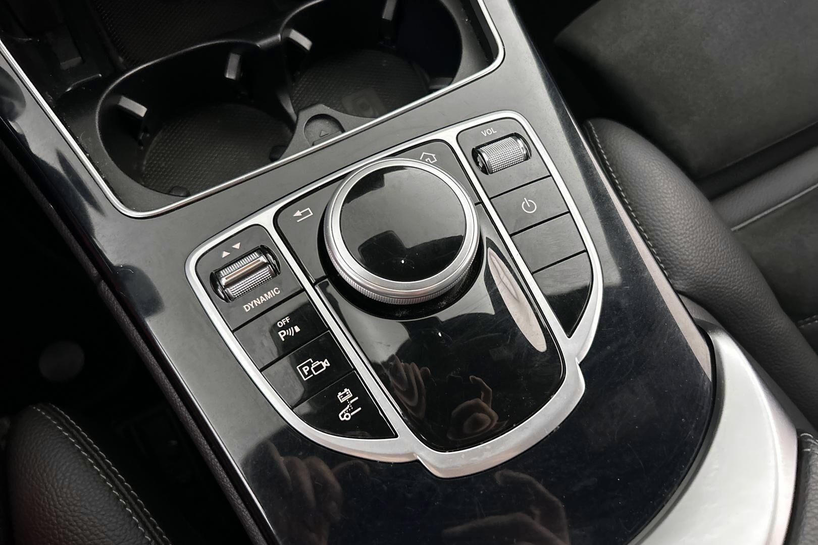 Mercedes-Benz C iso kuva 23