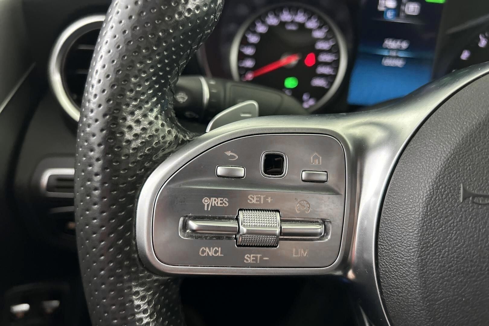 Mercedes-Benz C iso kuva 24