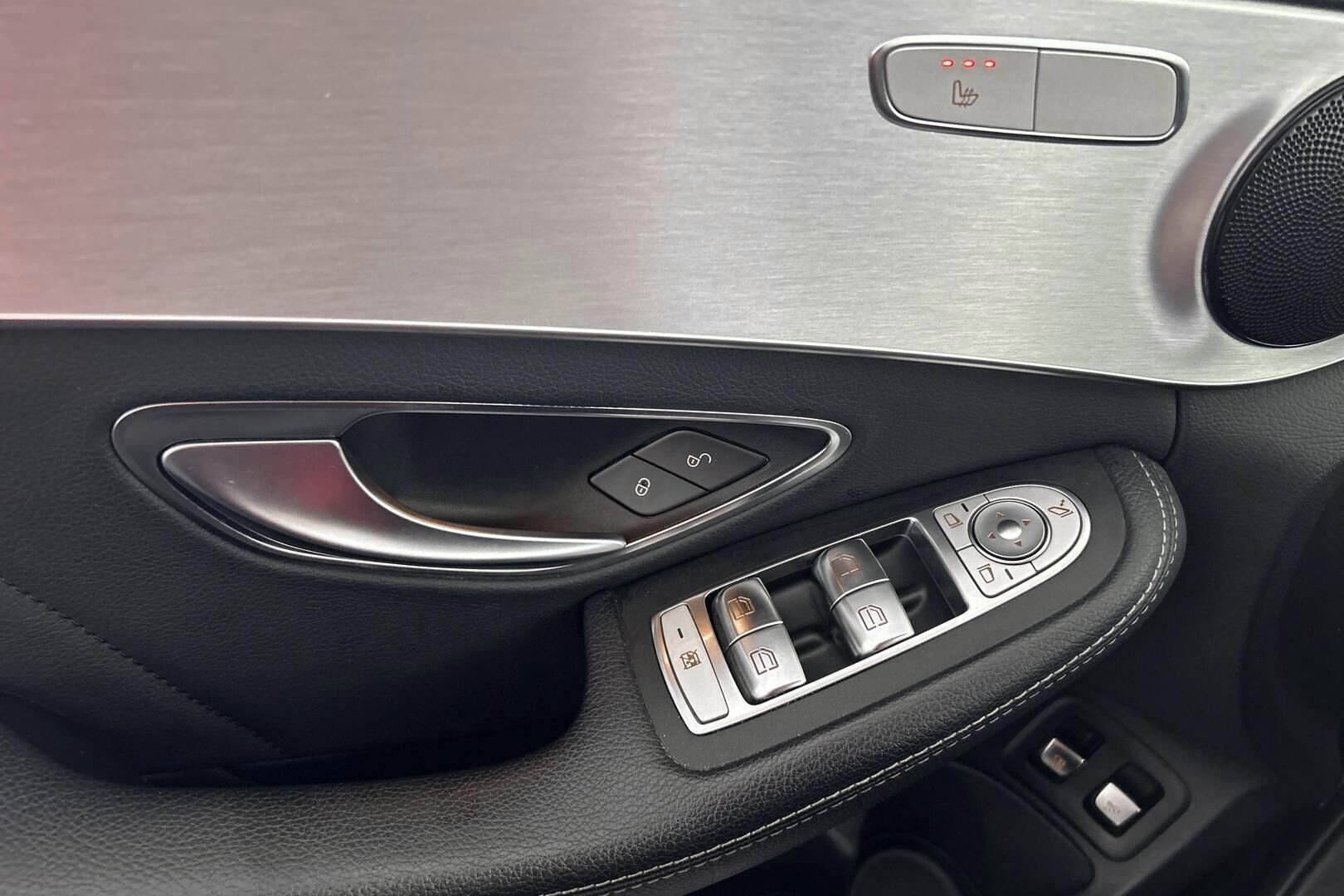 Mercedes-Benz C iso kuva 26