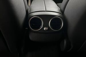 Mercedes-Benz C esikatselu 28