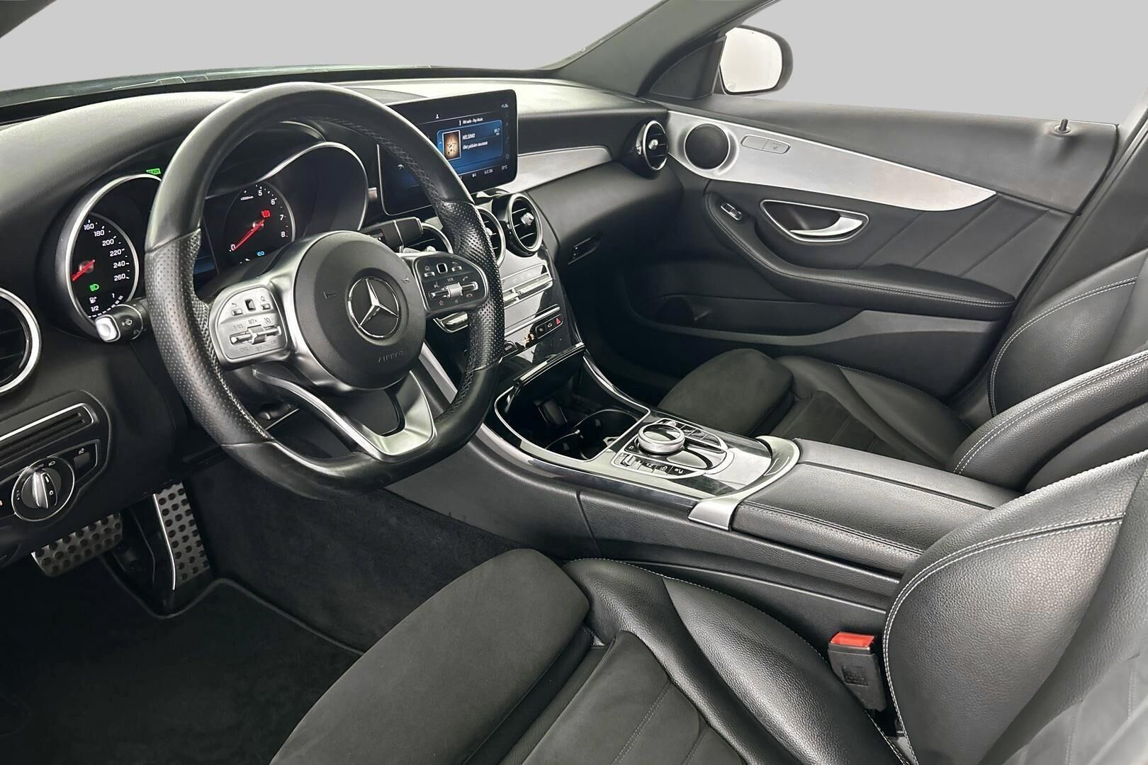 Mercedes-Benz C iso kuva 9