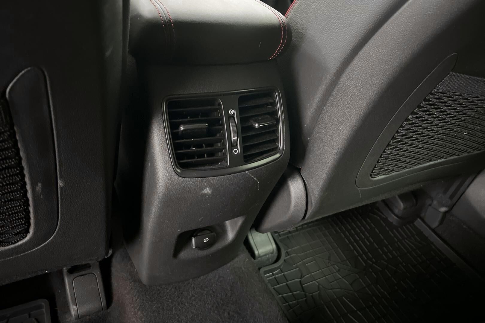 Hyundai Tucson iso kuva 23