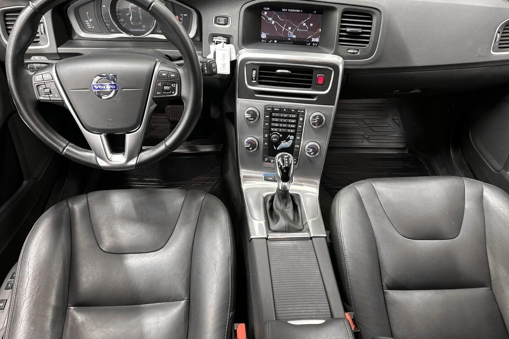 Volvo V60 iso kuva 10