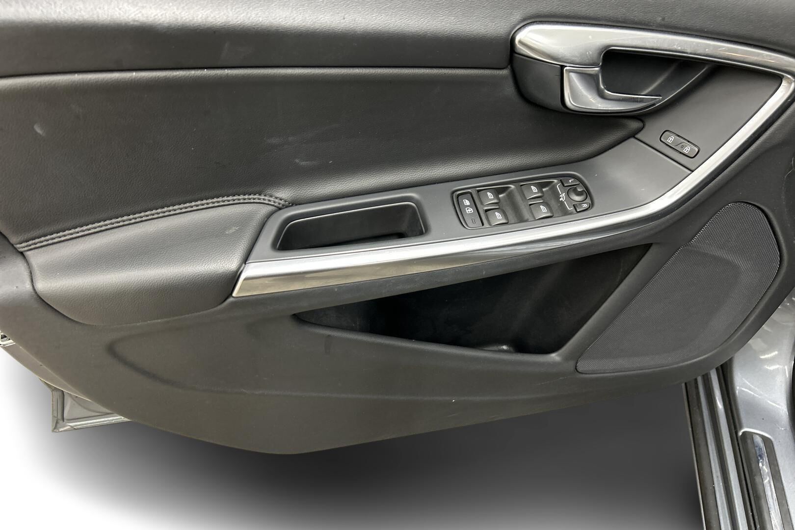 Volvo V60 iso kuva 13