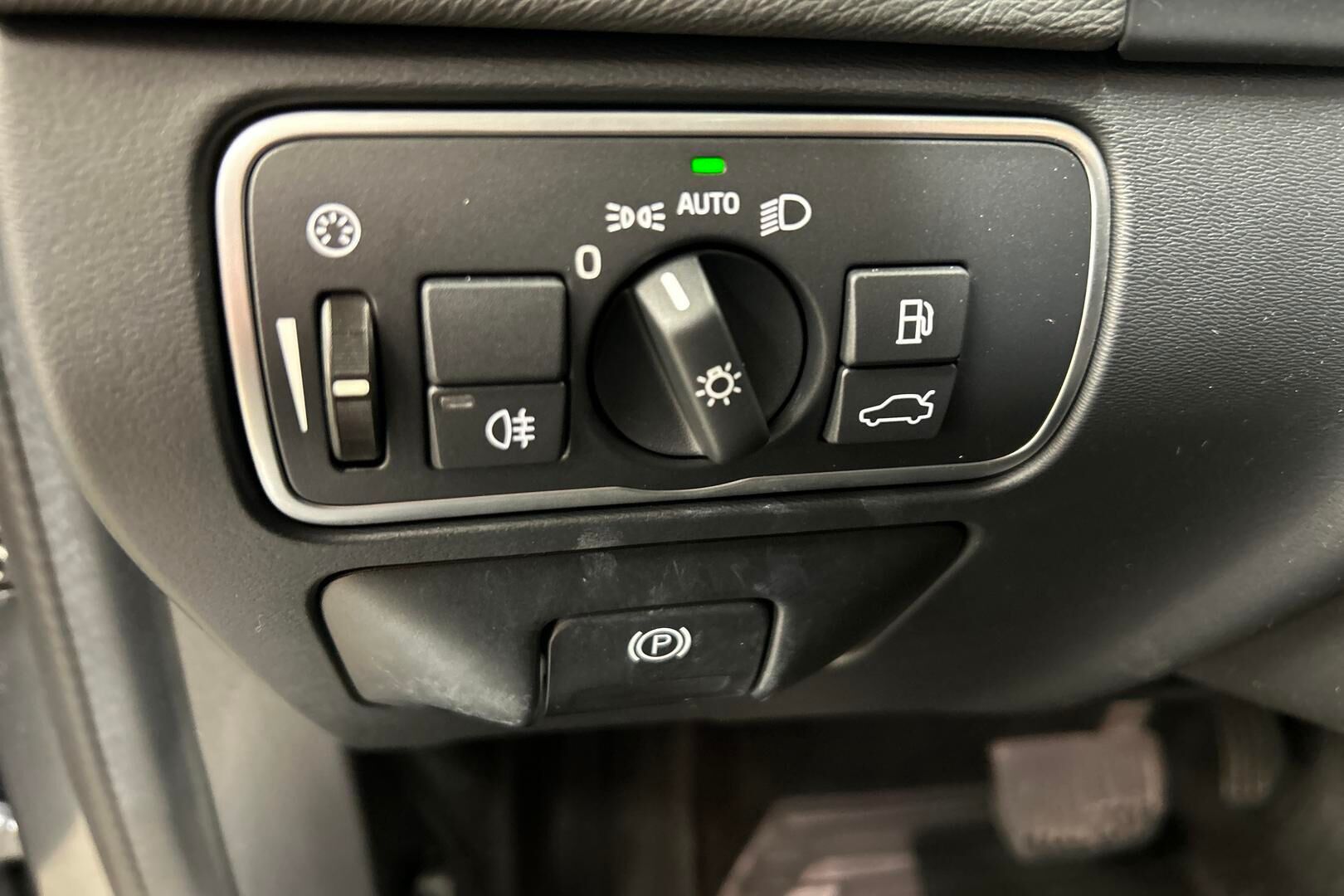 Volvo V60 iso kuva 15