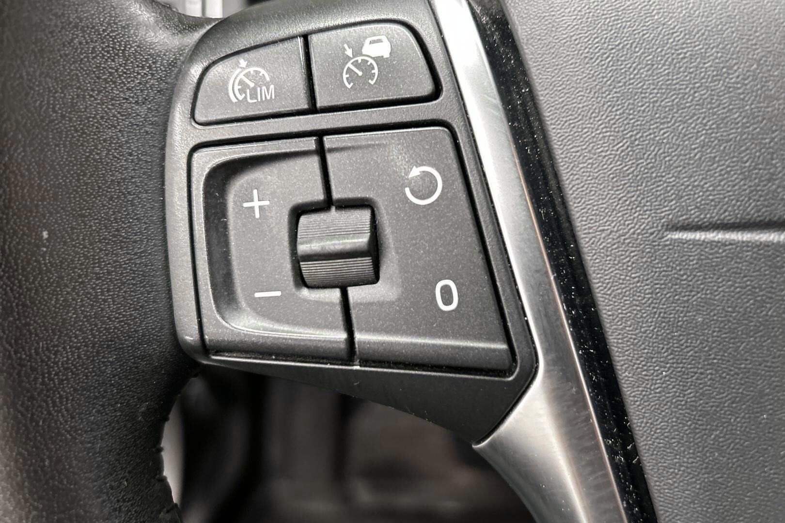Volvo V60 iso kuva 16