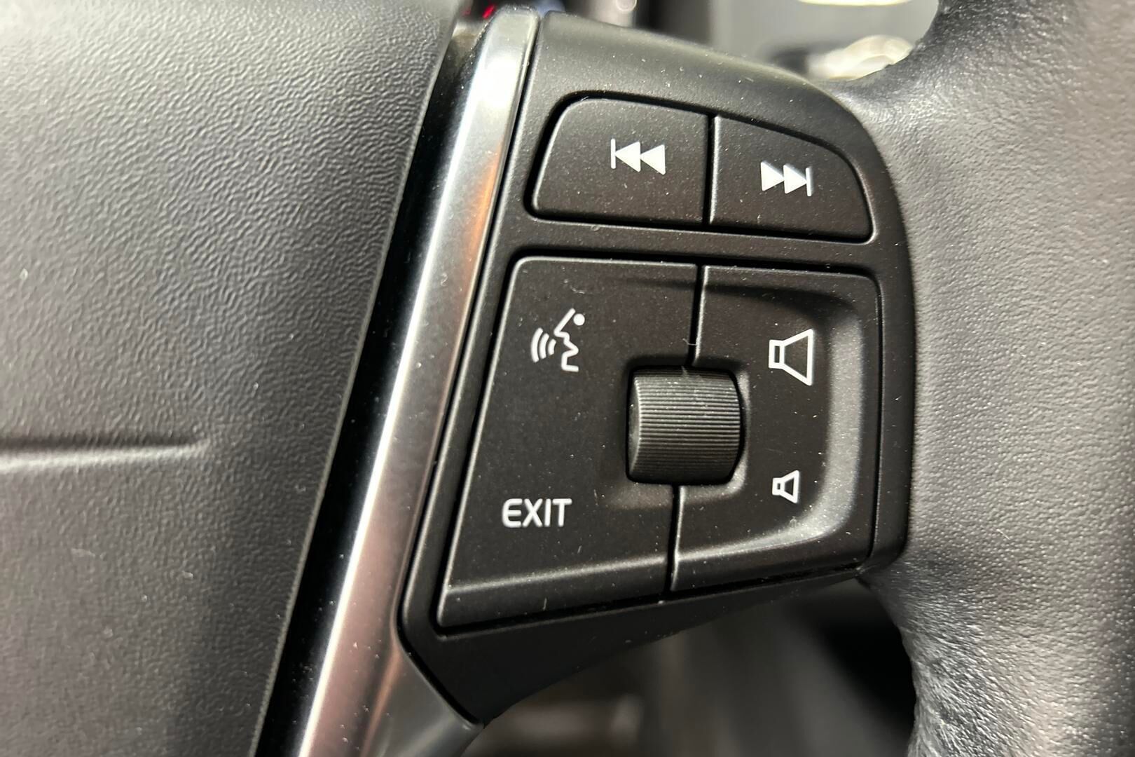 Volvo V60 iso kuva 17