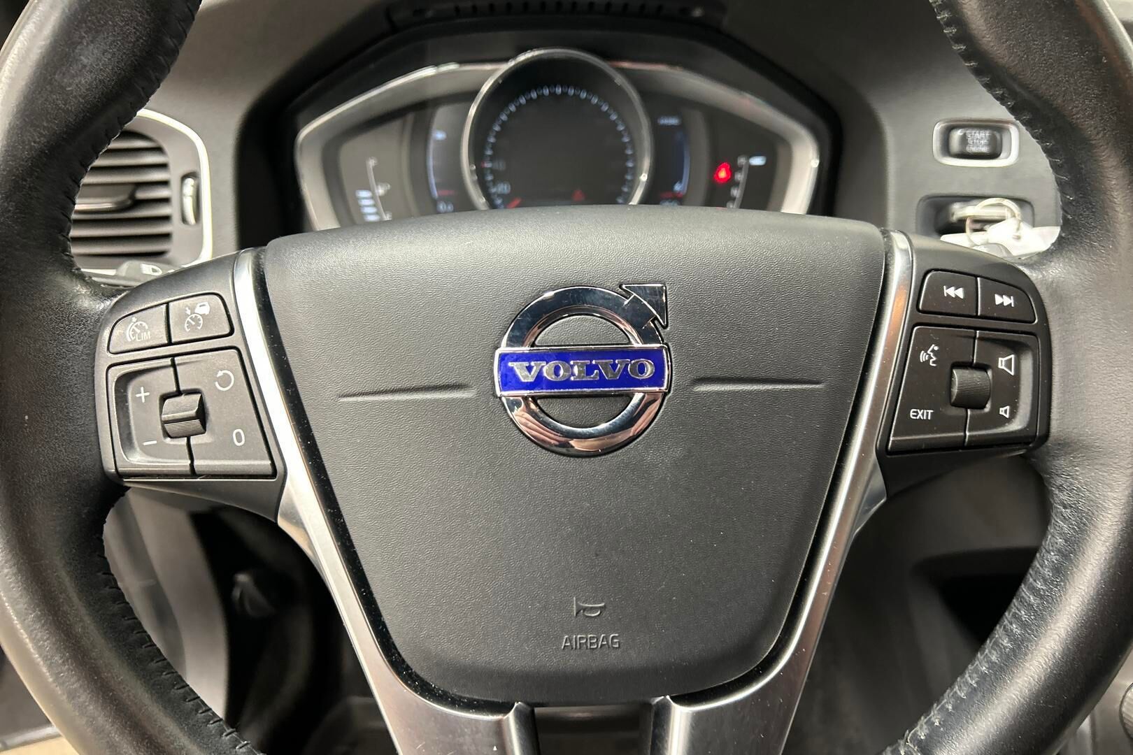 Volvo V60 iso kuva 19