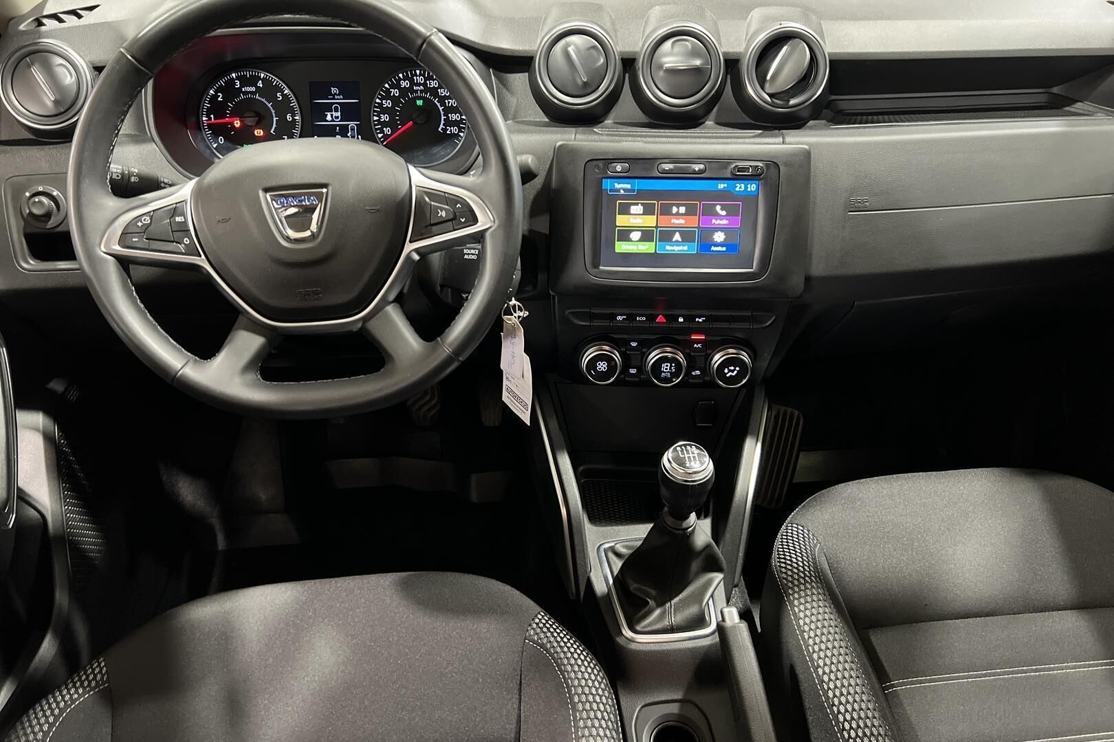 Dacia Duster iso kuva 11