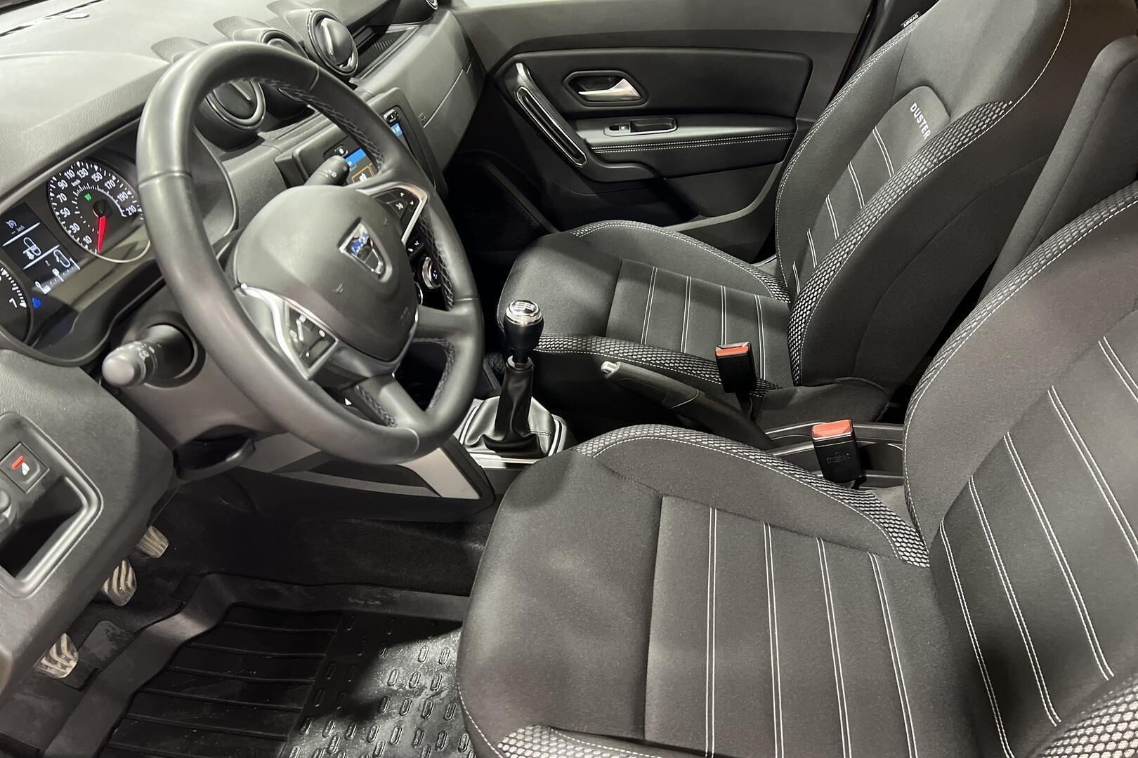 Dacia Duster iso kuva 9