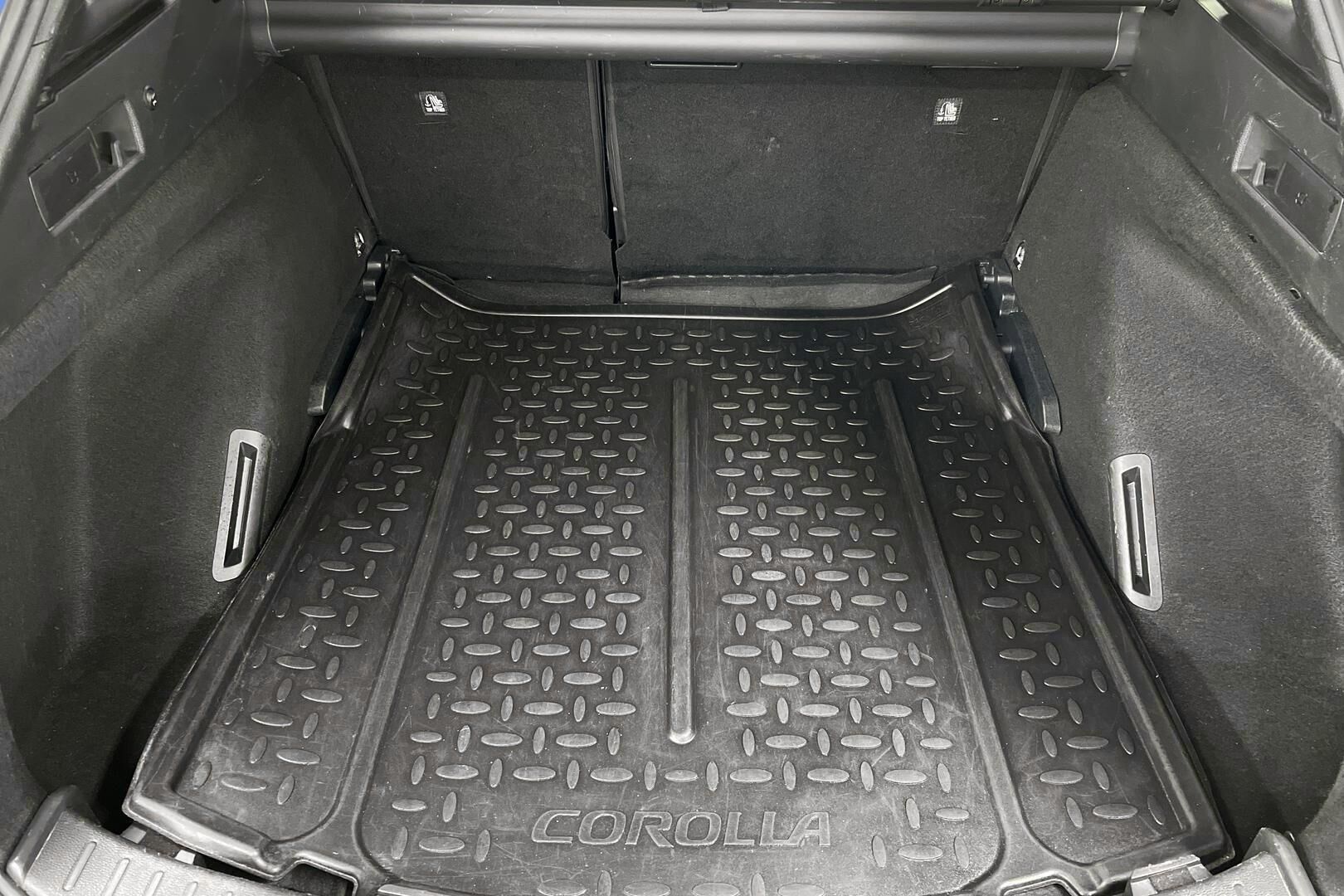 Toyota Corolla iso kuva 18