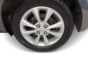 Toyota Yaris esikatselu 13