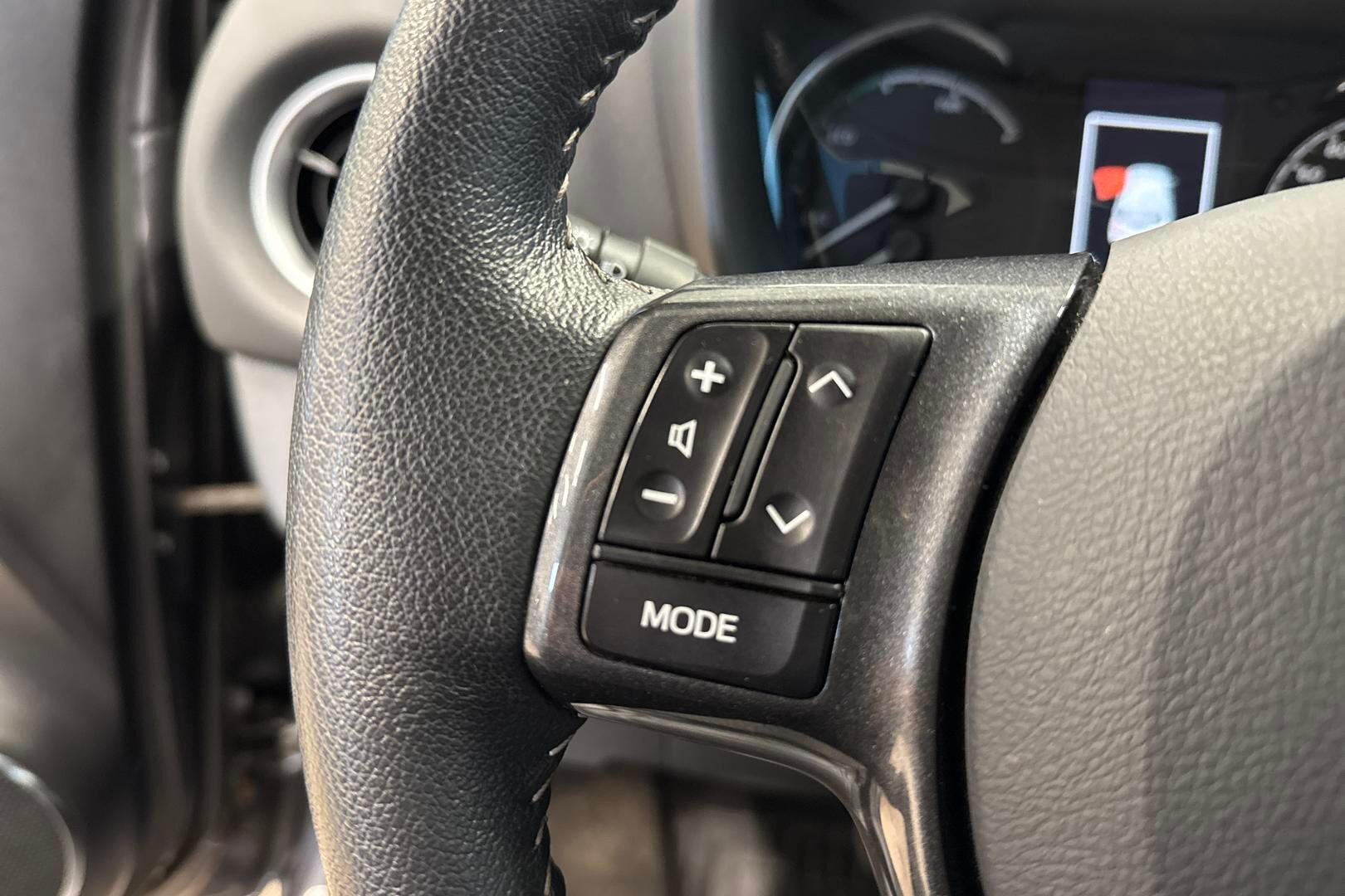 Toyota Yaris iso kuva 17