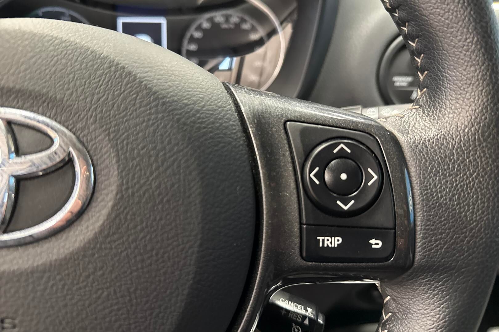 Toyota Yaris iso kuva 18