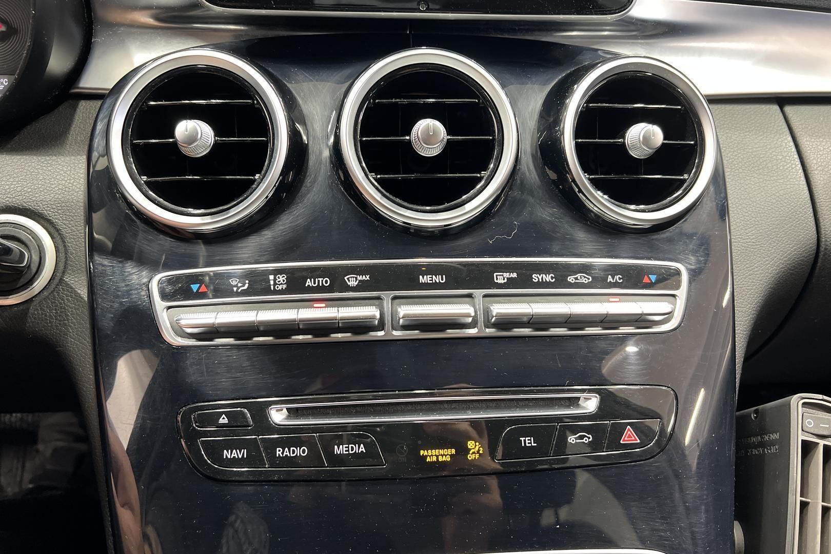 Mercedes-Benz C iso kuva 19