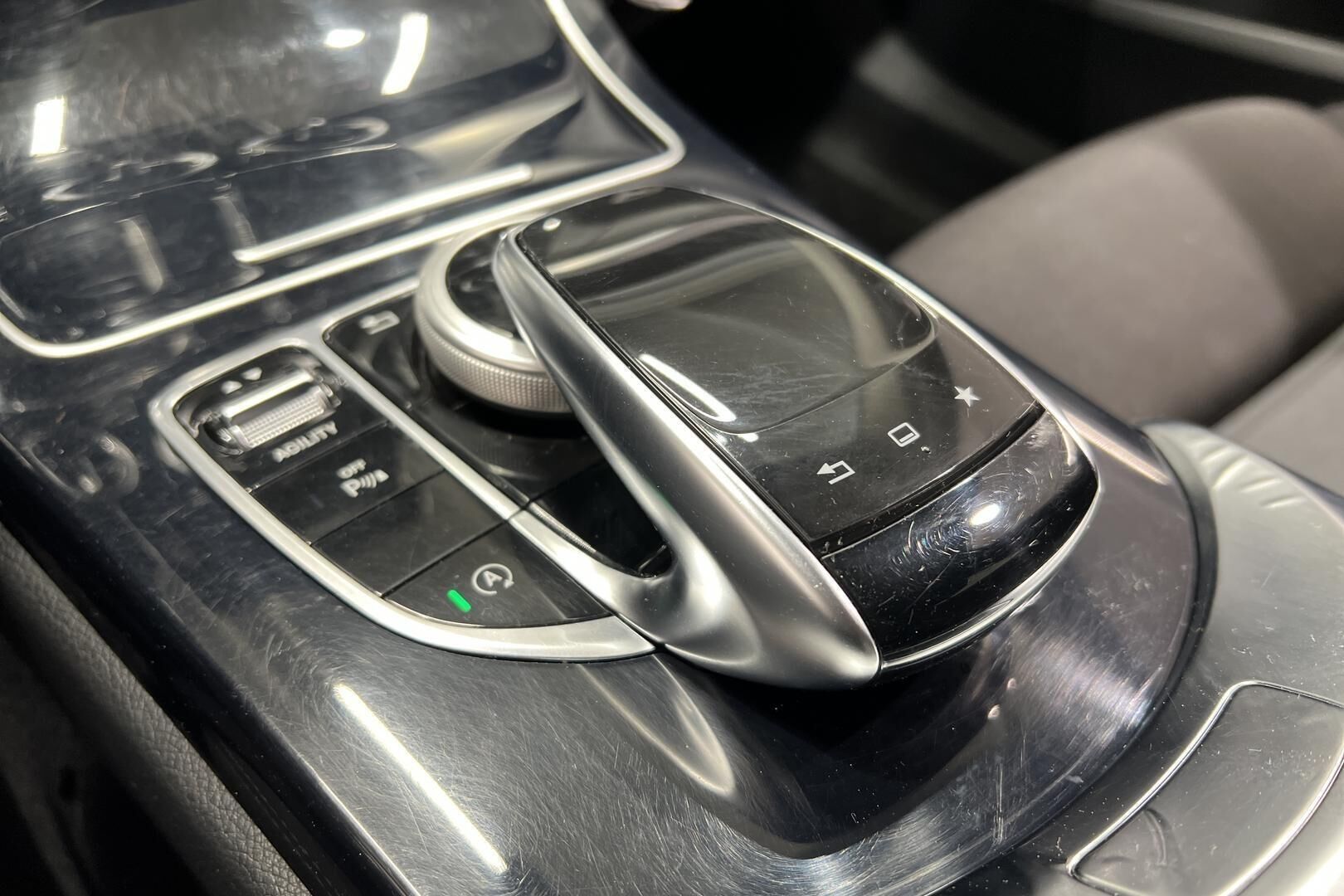 Mercedes-Benz C iso kuva 20
