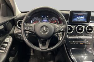 Mercedes-Benz C esikatselu 28